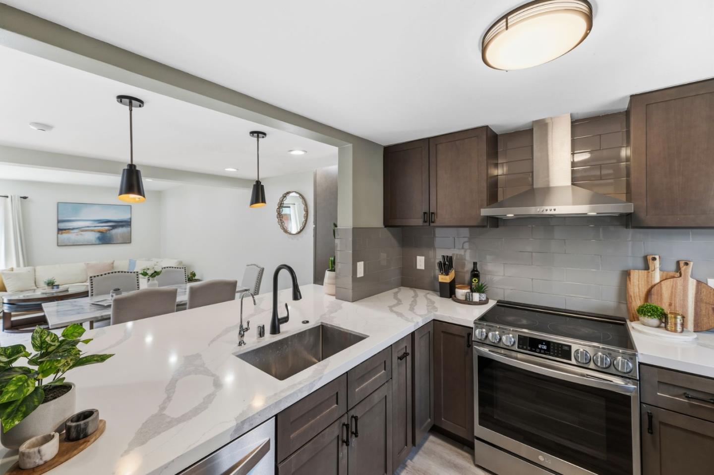 Detail Gallery Image 13 of 36 For 6136 Joaquin Murieta Ave a,  Newark,  CA 94560 - 3 Beds | 2/1 Baths