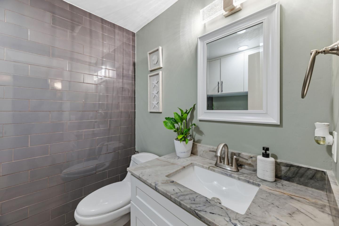 Detail Gallery Image 25 of 36 For 6136 Joaquin Murieta Ave a,  Newark,  CA 94560 - 3 Beds | 2/1 Baths