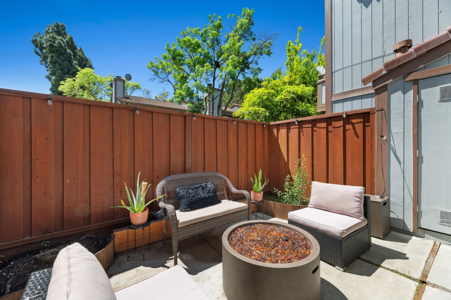 Detail Gallery Image 29 of 36 For 6136 Joaquin Murieta Ave a,  Newark,  CA 94560 - 3 Beds | 2/1 Baths