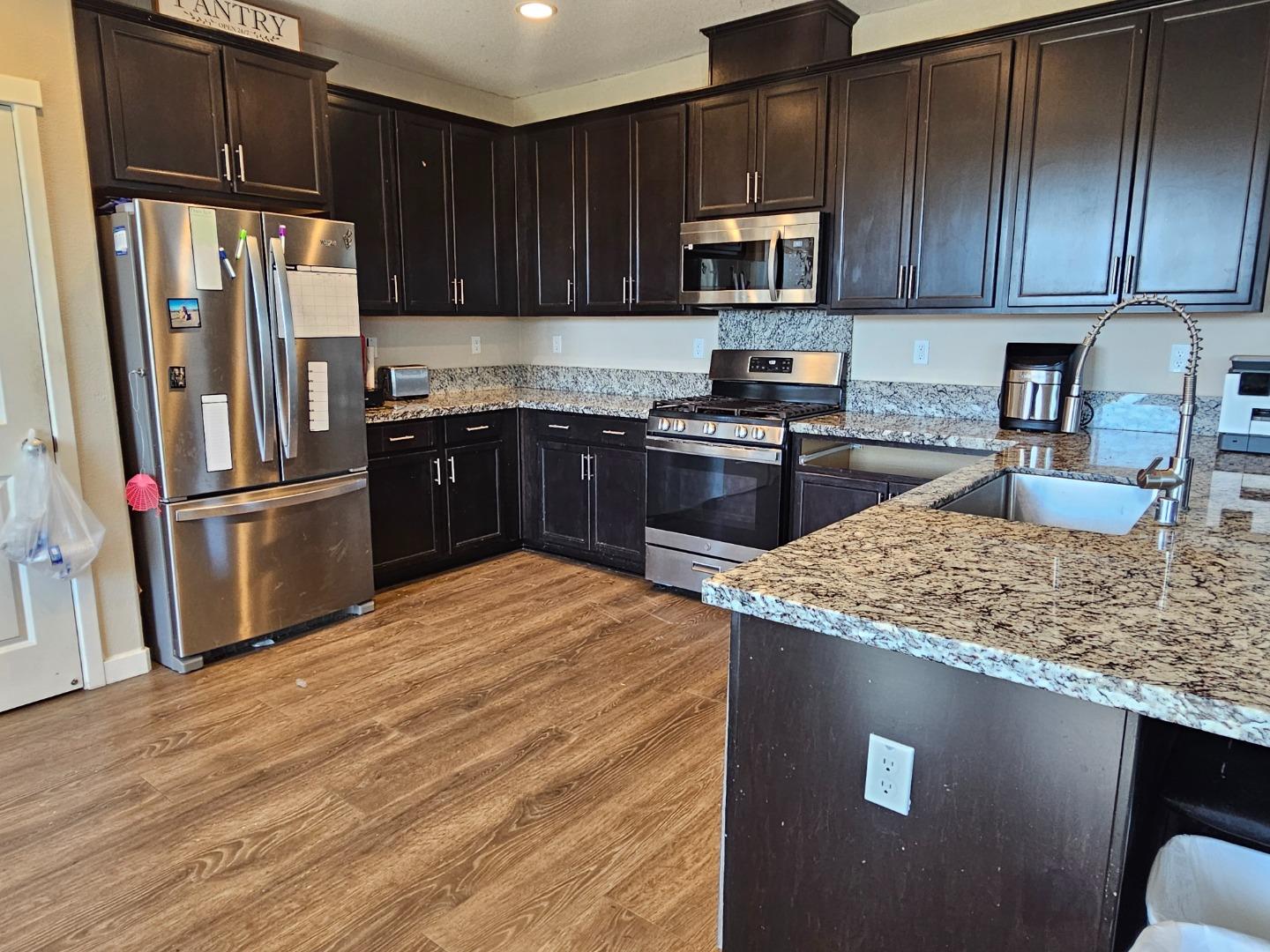 Detail Gallery Image 2 of 8 For 184 Raccoon Hollow Loop, Copperopolis,  CA 95228 - 3 Beds | 2 Baths