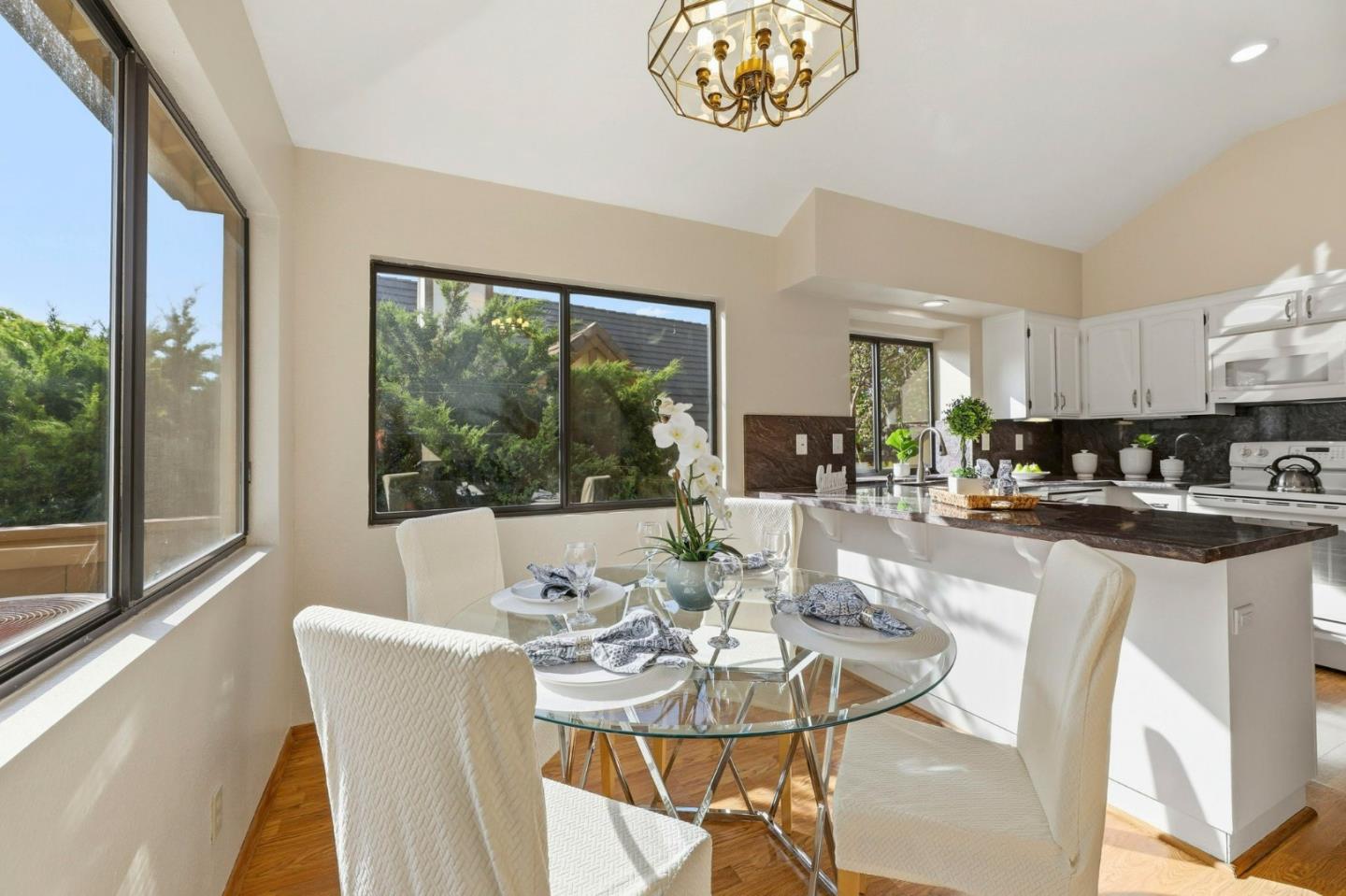 Detail Gallery Image 14 of 49 For 7502 Deveron Ct, San Jose,  CA 95135 - 2 Beds | 2/1 Baths