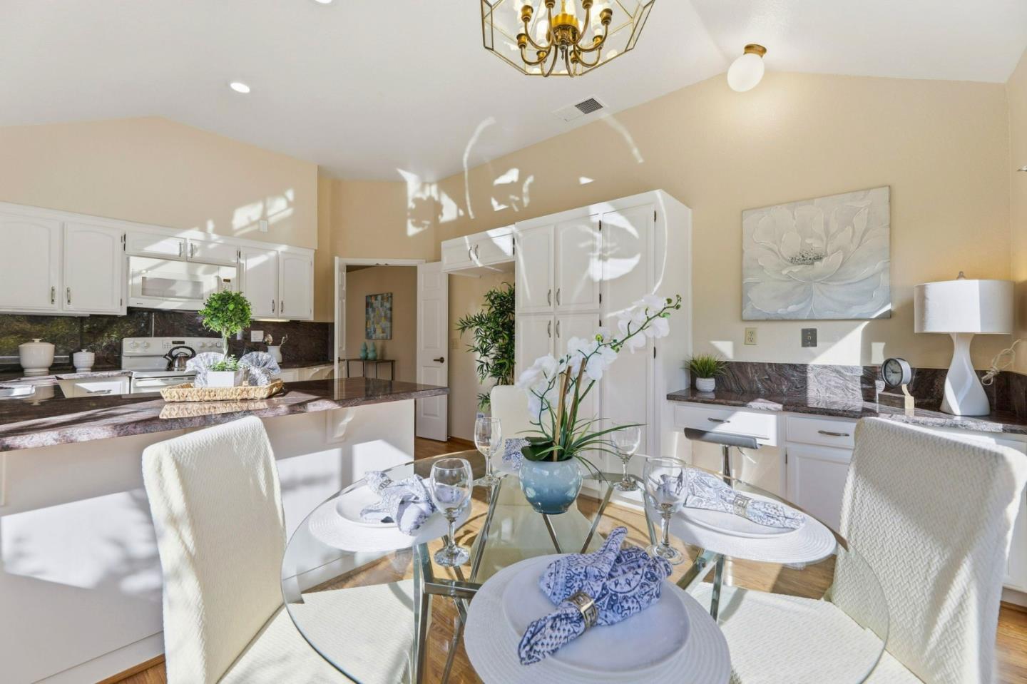 Detail Gallery Image 15 of 49 For 7502 Deveron Ct, San Jose,  CA 95135 - 2 Beds | 2/1 Baths