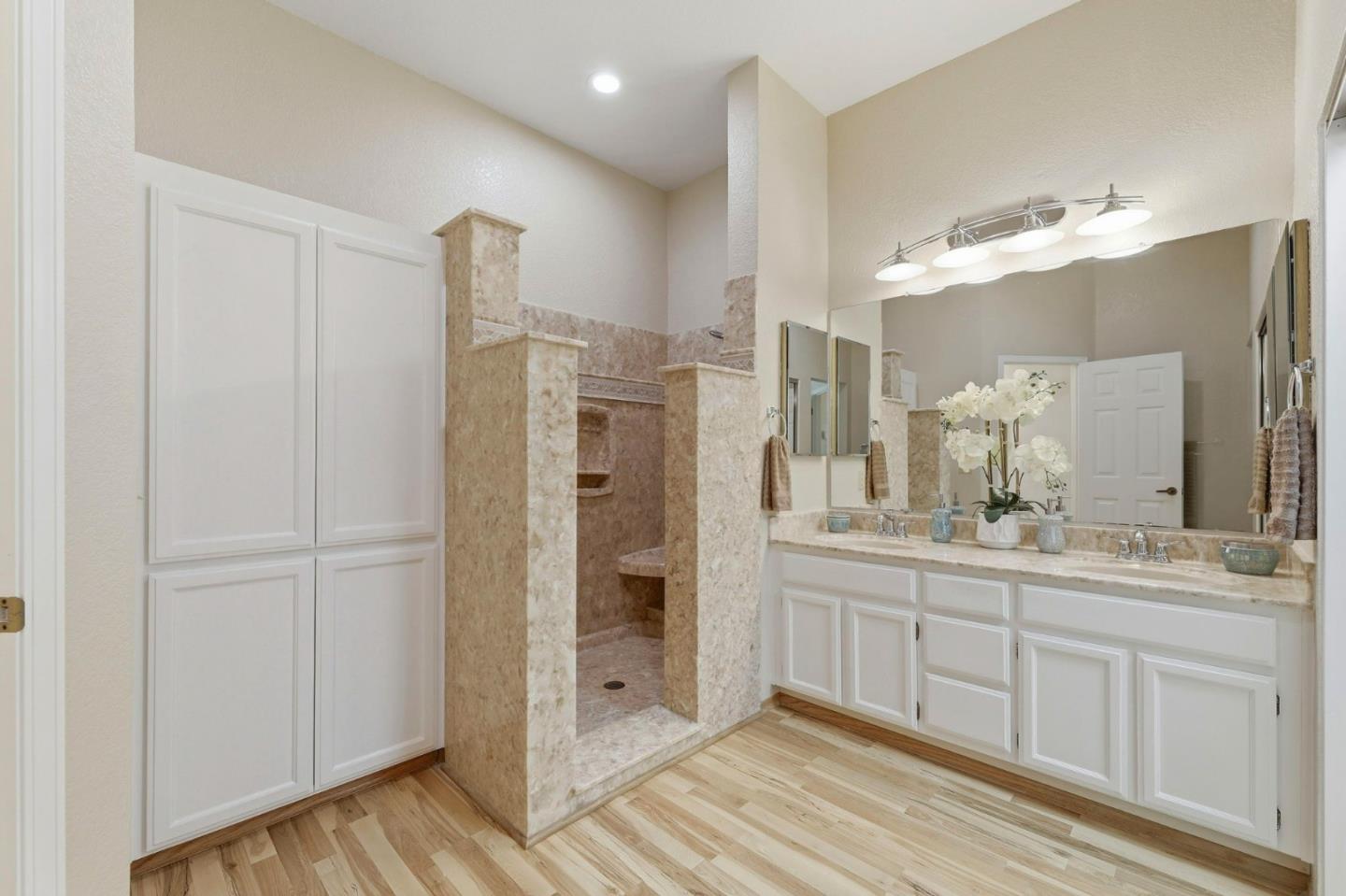 Detail Gallery Image 23 of 49 For 7502 Deveron Ct, San Jose,  CA 95135 - 2 Beds | 2/1 Baths