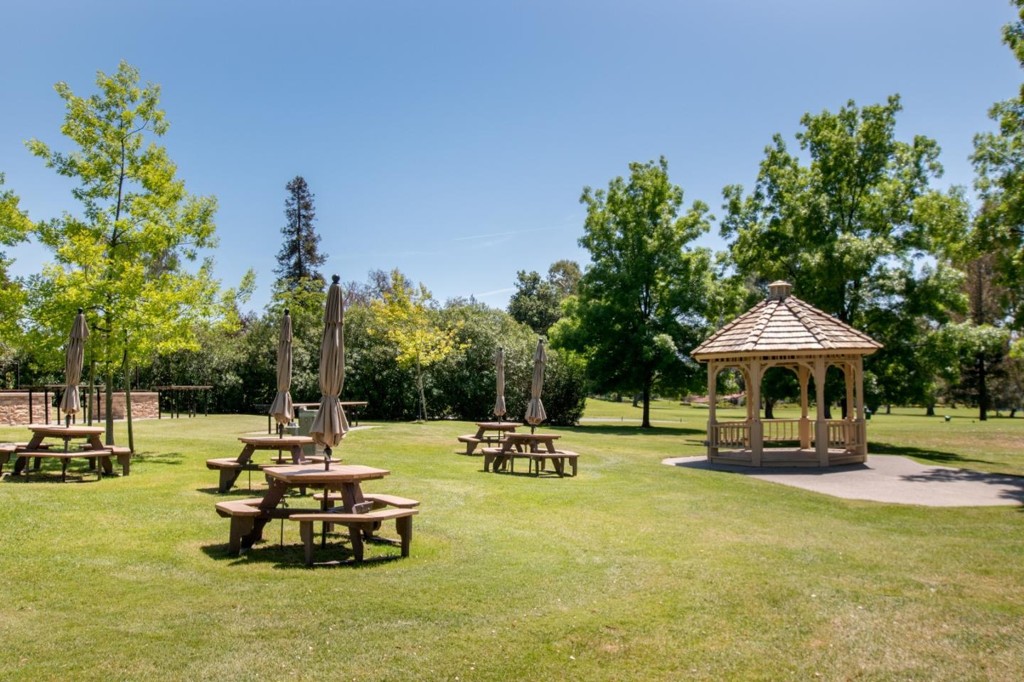 Detail Gallery Image 39 of 49 For 7502 Deveron Ct, San Jose,  CA 95135 - 2 Beds | 2/1 Baths