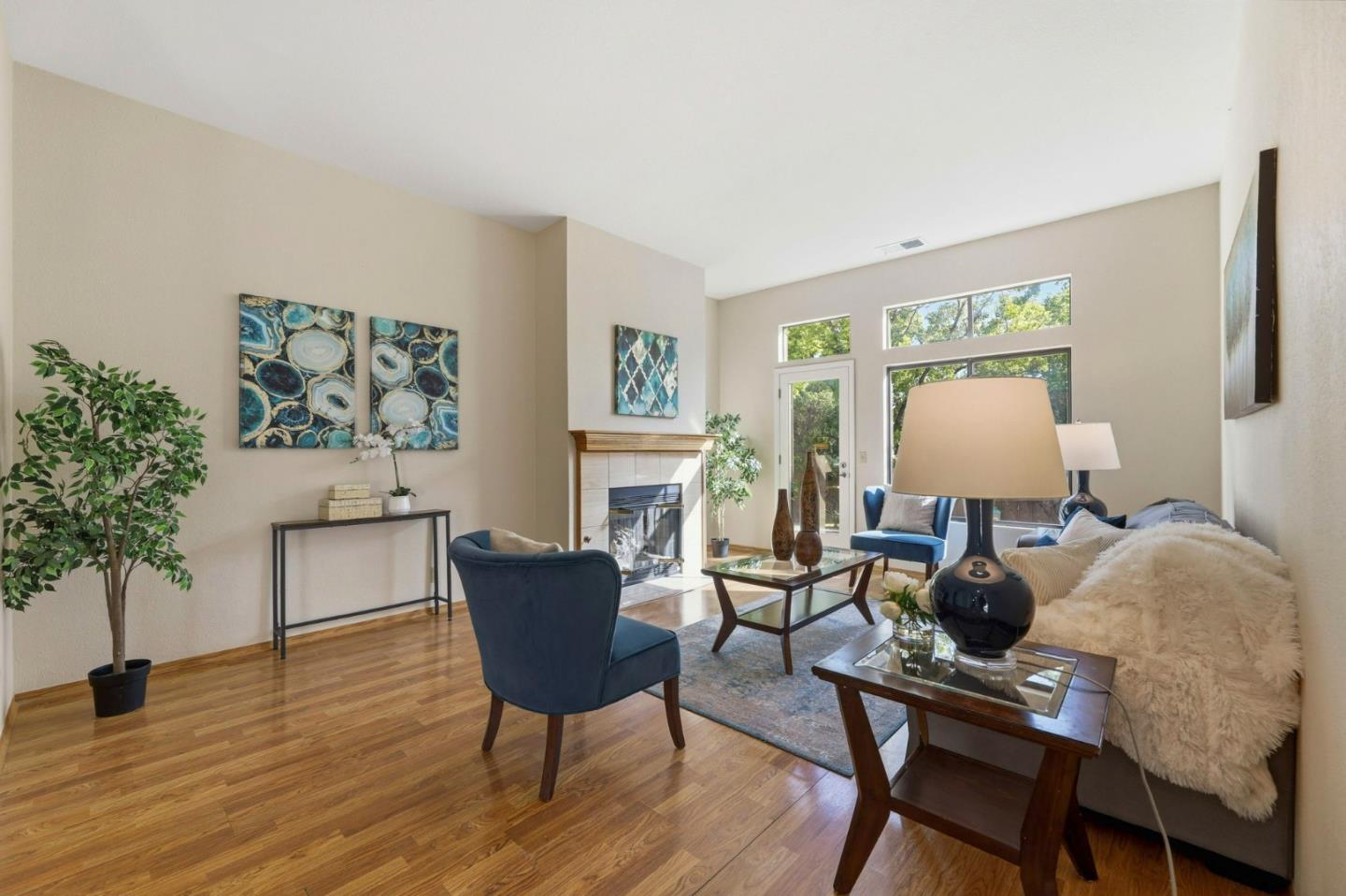 Detail Gallery Image 7 of 49 For 7502 Deveron Ct, San Jose,  CA 95135 - 2 Beds | 2/1 Baths