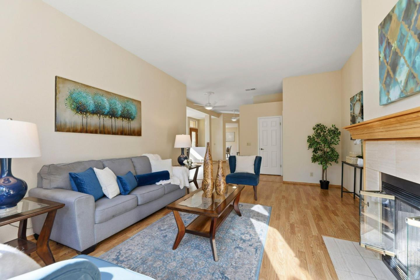 Detail Gallery Image 8 of 49 For 7502 Deveron Ct, San Jose,  CA 95135 - 2 Beds | 2/1 Baths