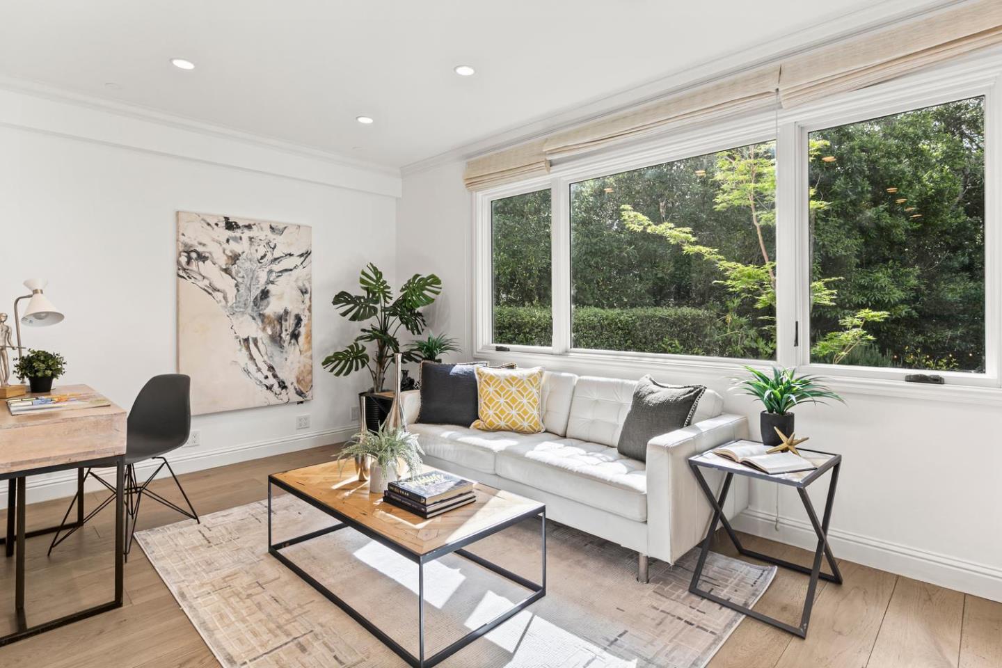 Detail Gallery Image 15 of 49 For 755 Bromfield Rd, Hillsborough,  CA 94010 - 4 Beds | 4/1 Baths