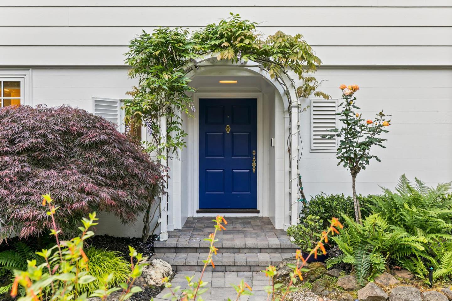 Detail Gallery Image 2 of 49 For 755 Bromfield Rd, Hillsborough,  CA 94010 - 4 Beds | 4/1 Baths