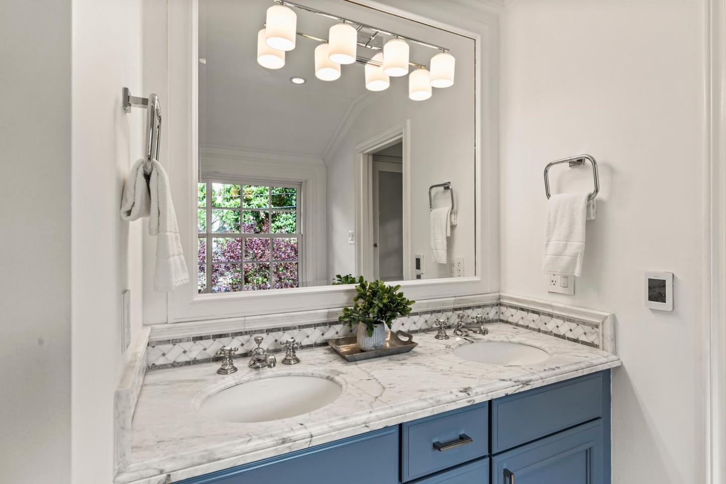 Detail Gallery Image 29 of 49 For 755 Bromfield Rd, Hillsborough,  CA 94010 - 4 Beds | 4/1 Baths