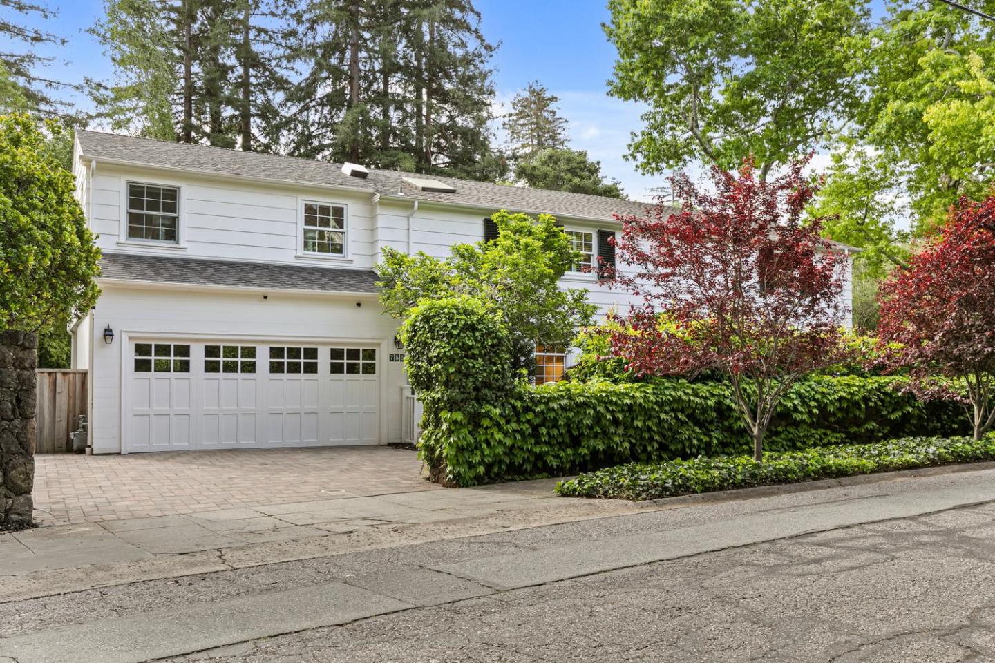 Detail Gallery Image 3 of 49 For 755 Bromfield Rd, Hillsborough,  CA 94010 - 4 Beds | 4/1 Baths