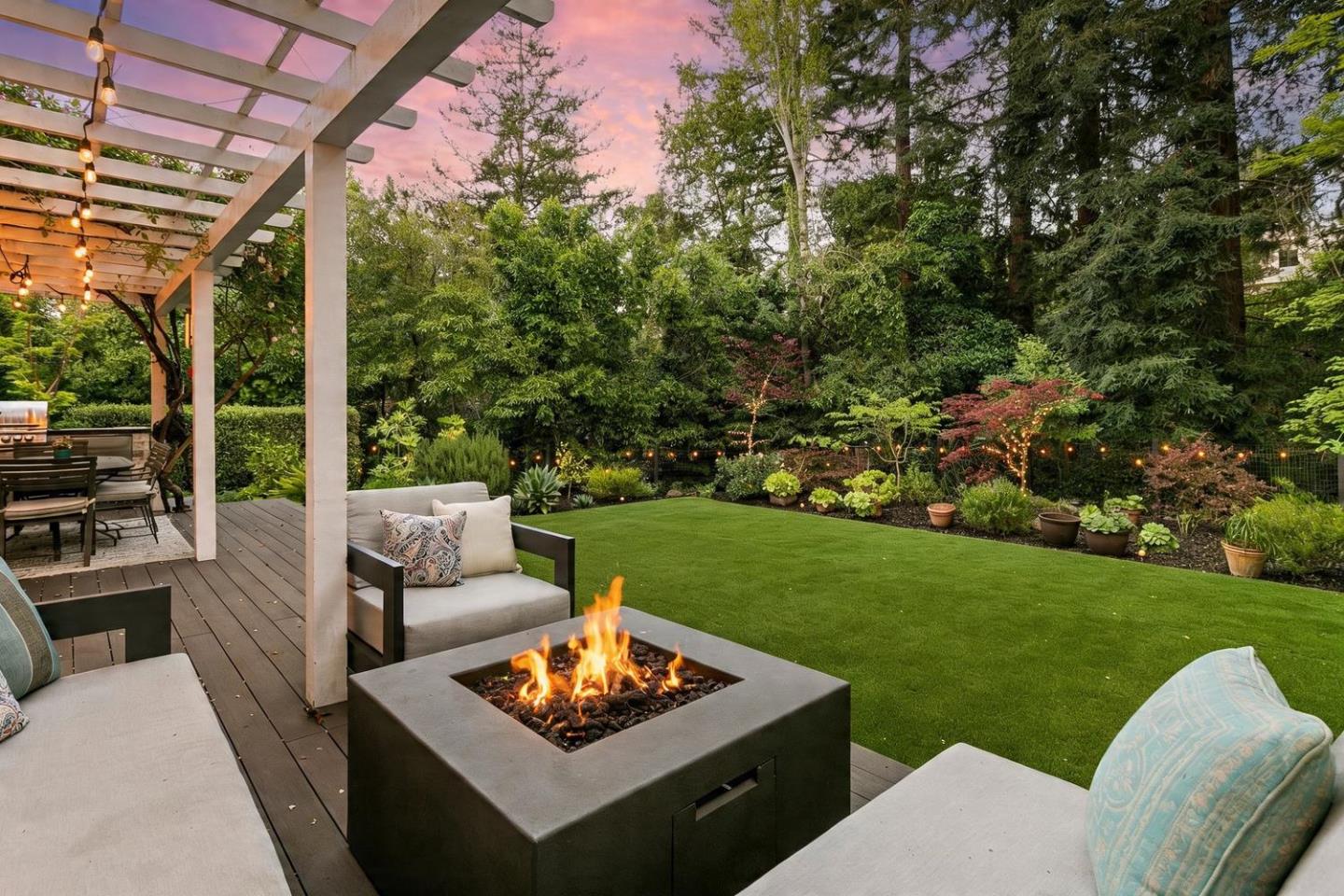 Detail Gallery Image 43 of 49 For 755 Bromfield Rd, Hillsborough,  CA 94010 - 4 Beds | 4/1 Baths