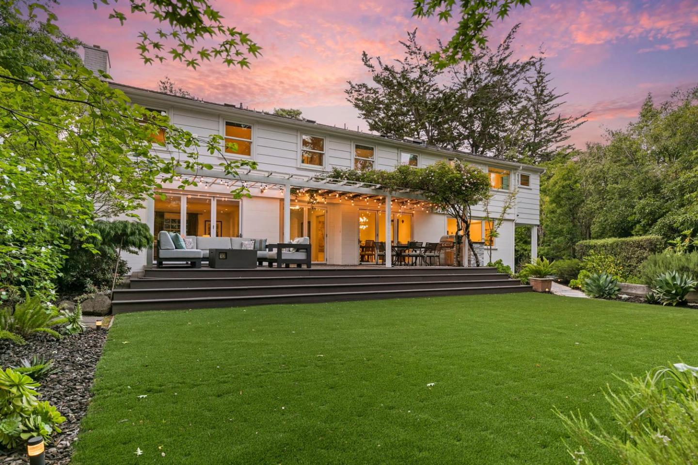 Detail Gallery Image 45 of 49 For 755 Bromfield Rd, Hillsborough,  CA 94010 - 4 Beds | 4/1 Baths