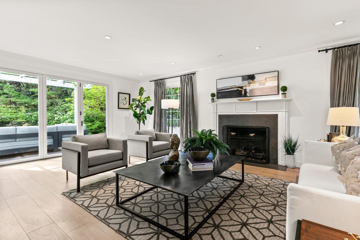 Detail Gallery Image 5 of 49 For 755 Bromfield Rd, Hillsborough,  CA 94010 - 4 Beds | 4/1 Baths