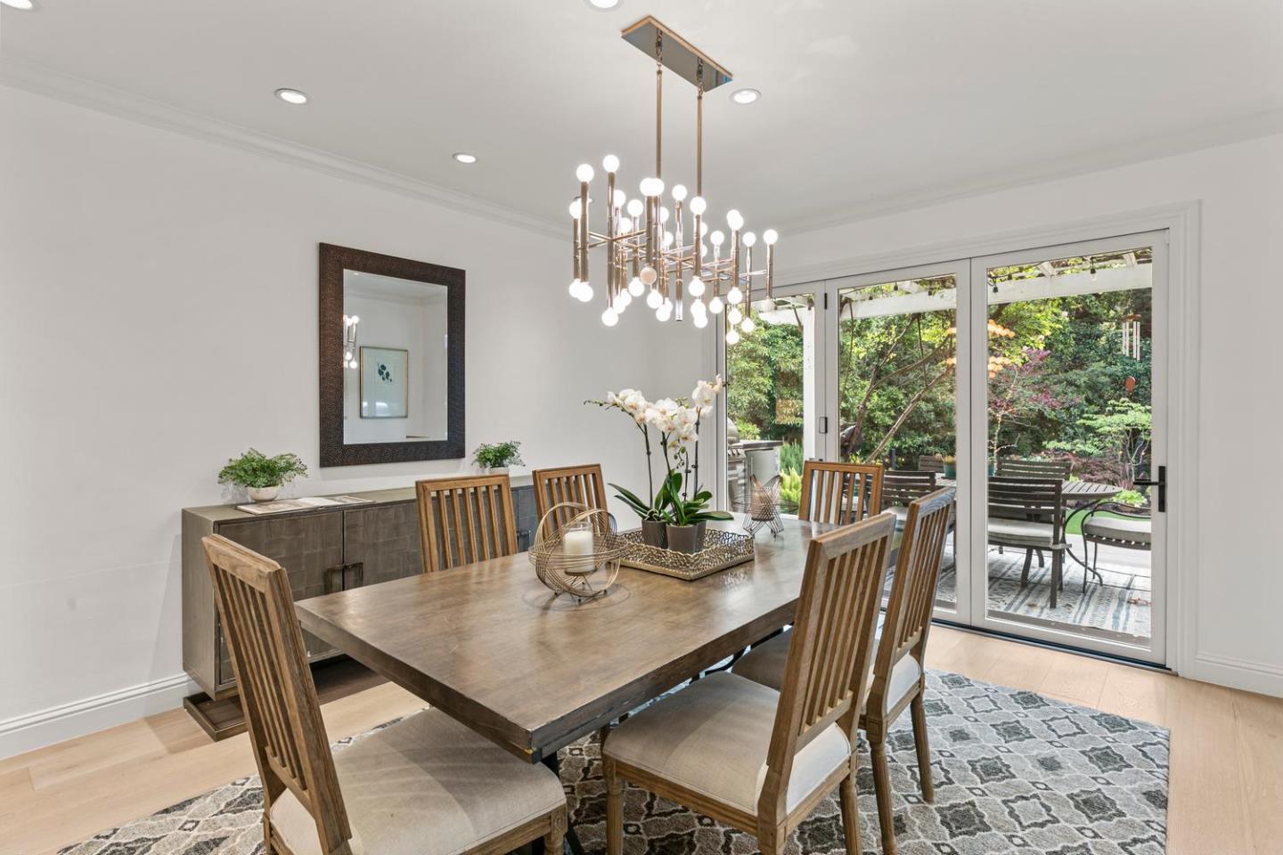 Detail Gallery Image 8 of 49 For 755 Bromfield Rd, Hillsborough,  CA 94010 - 4 Beds | 4/1 Baths