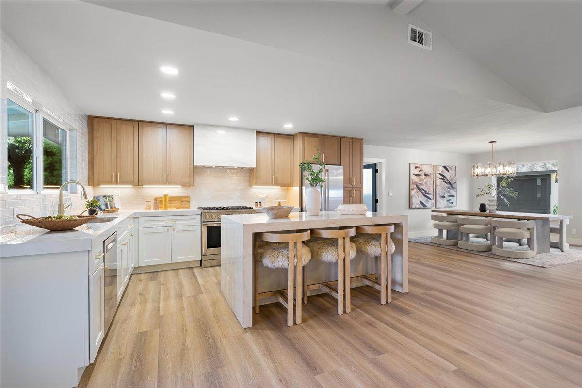 Detail Gallery Image 12 of 59 For 1332 Glen Dell Dr, San Jose,  CA 95125 - 3 Beds | 3 Baths