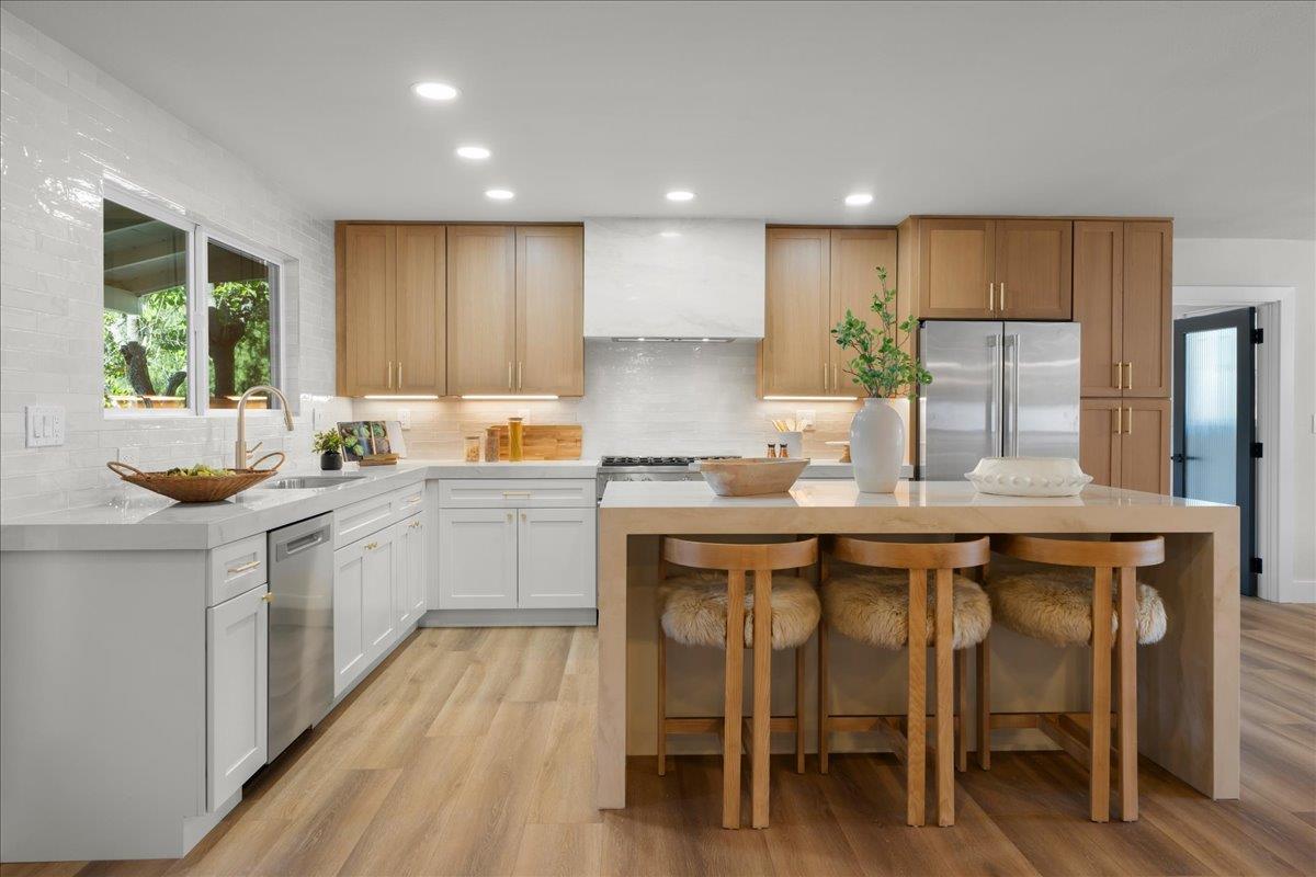 Detail Gallery Image 14 of 59 For 1332 Glen Dell Dr, San Jose,  CA 95125 - 3 Beds | 3 Baths