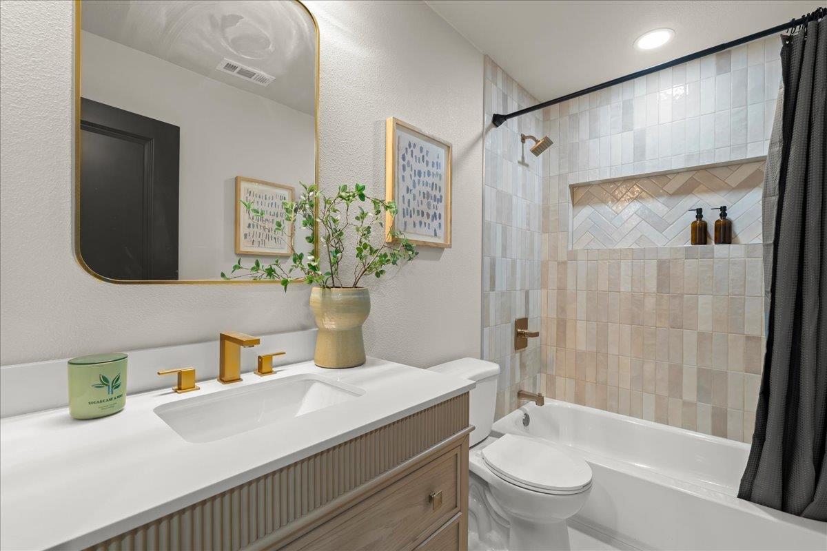 Detail Gallery Image 26 of 59 For 1332 Glen Dell Dr, San Jose,  CA 95125 - 3 Beds | 3 Baths