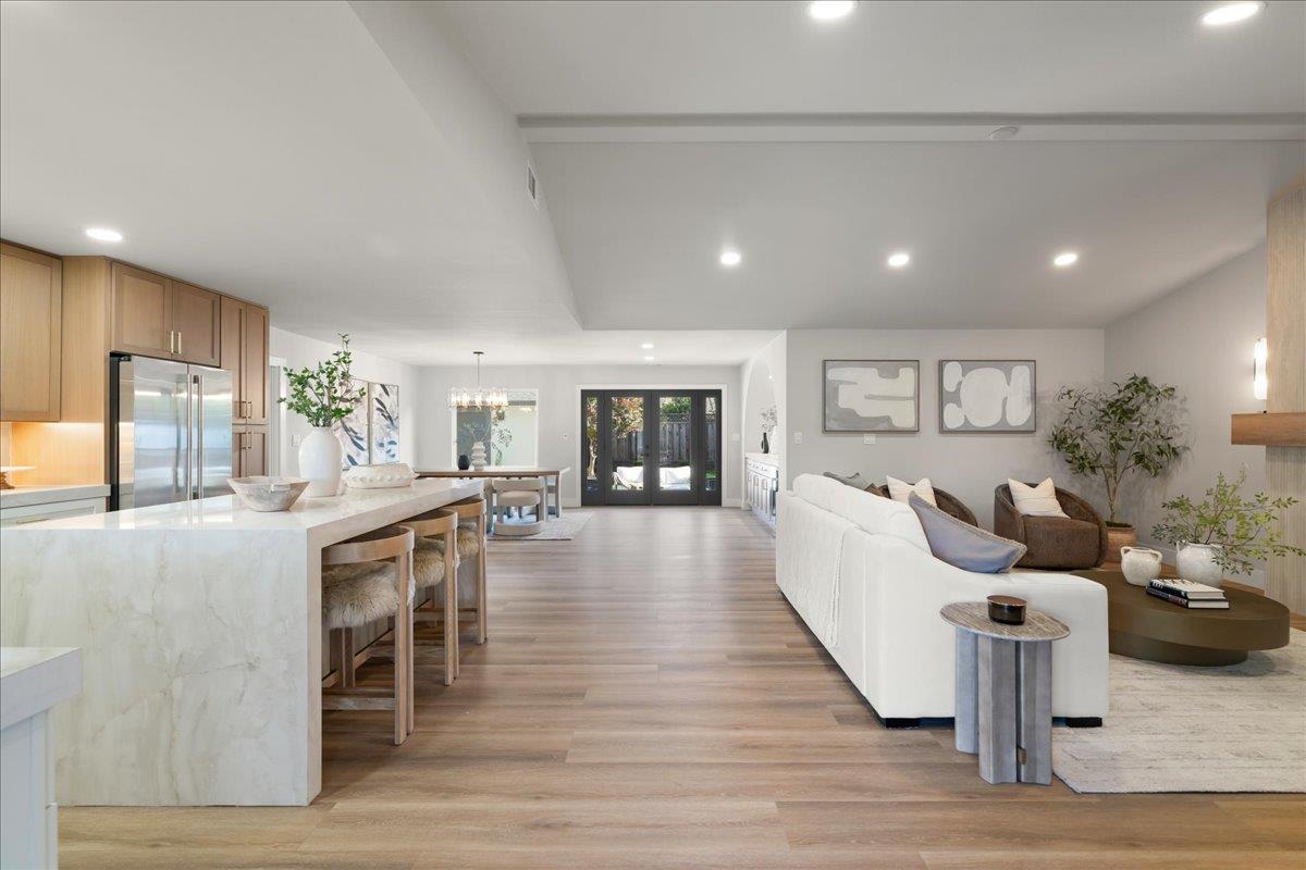 Detail Gallery Image 9 of 59 For 1332 Glen Dell Dr, San Jose,  CA 95125 - 3 Beds | 3 Baths