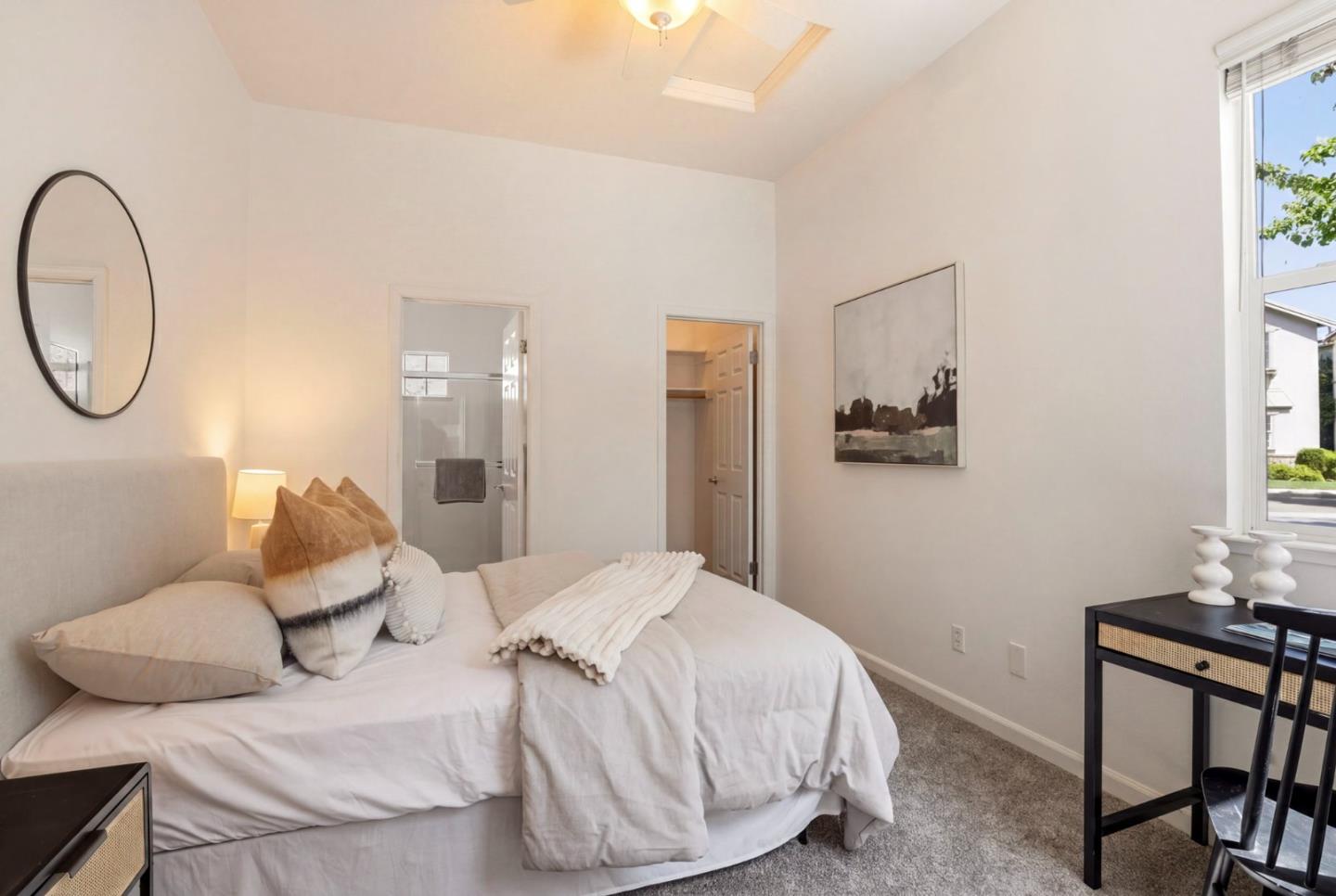 Detail Gallery Image 10 of 65 For 2521 Blairgowery Ct, Gilroy,  CA 95020 - 5 Beds | 3/1 Baths