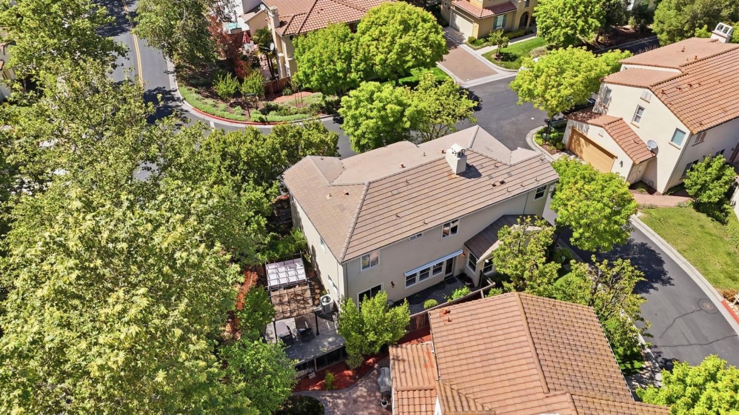 Detail Gallery Image 2 of 65 For 2521 Blairgowery Ct, Gilroy,  CA 95020 - 5 Beds | 3/1 Baths