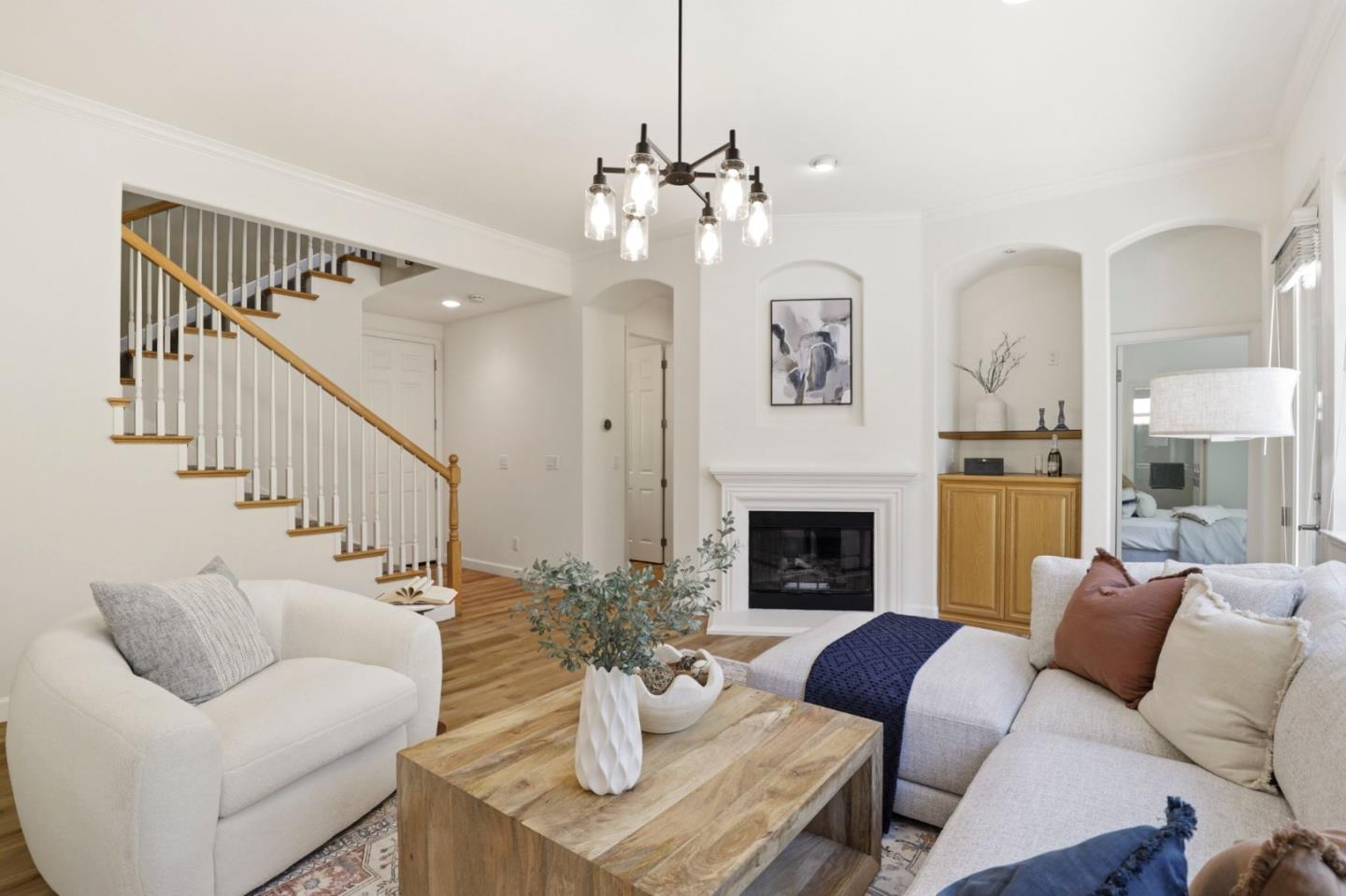 Detail Gallery Image 3 of 65 For 2521 Blairgowery Ct, Gilroy,  CA 95020 - 5 Beds | 3/1 Baths