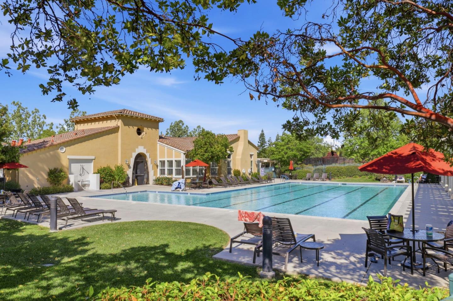 Detail Gallery Image 34 of 65 For 2521 Blairgowery Ct, Gilroy,  CA 95020 - 5 Beds | 3/1 Baths