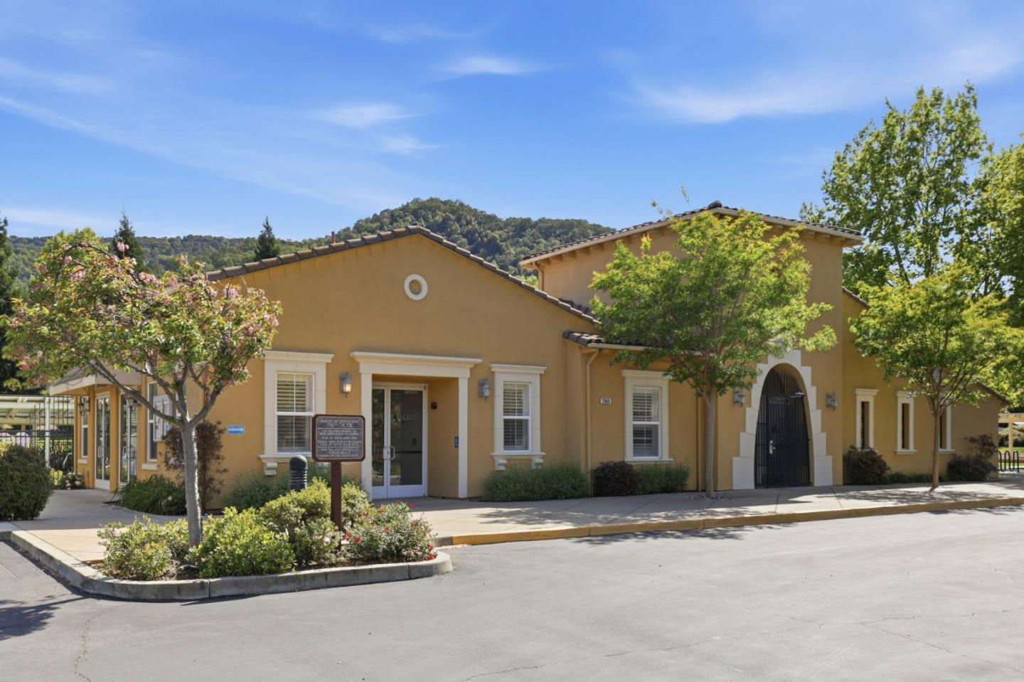 Detail Gallery Image 35 of 65 For 2521 Blairgowery Ct, Gilroy,  CA 95020 - 5 Beds | 3/1 Baths