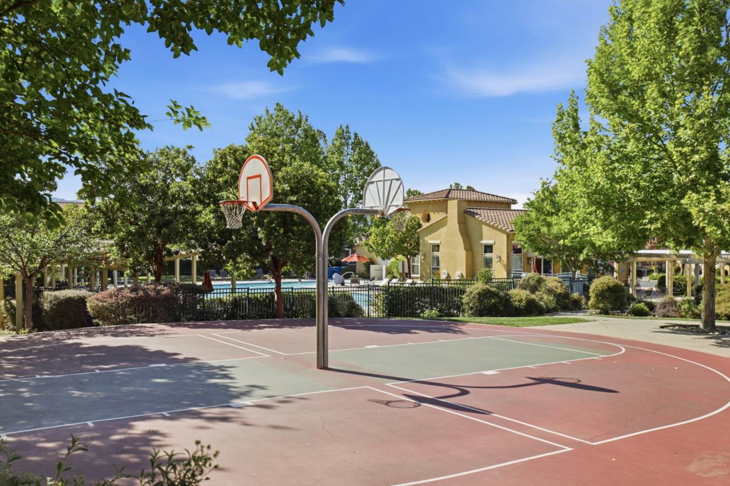 Detail Gallery Image 39 of 65 For 2521 Blairgowery Ct, Gilroy,  CA 95020 - 5 Beds | 3/1 Baths