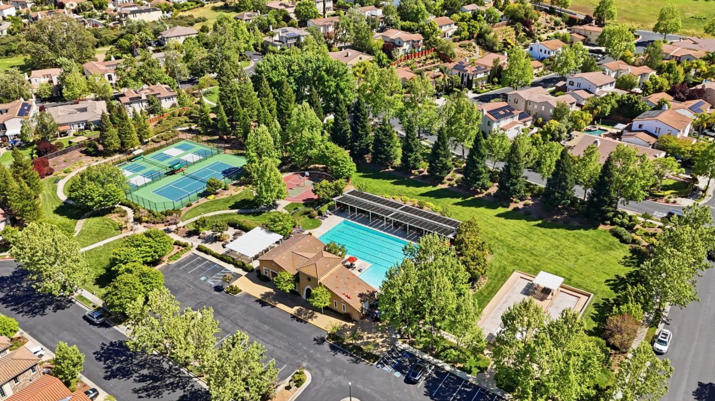 Detail Gallery Image 46 of 65 For 2521 Blairgowery Ct, Gilroy,  CA 95020 - 5 Beds | 3/1 Baths