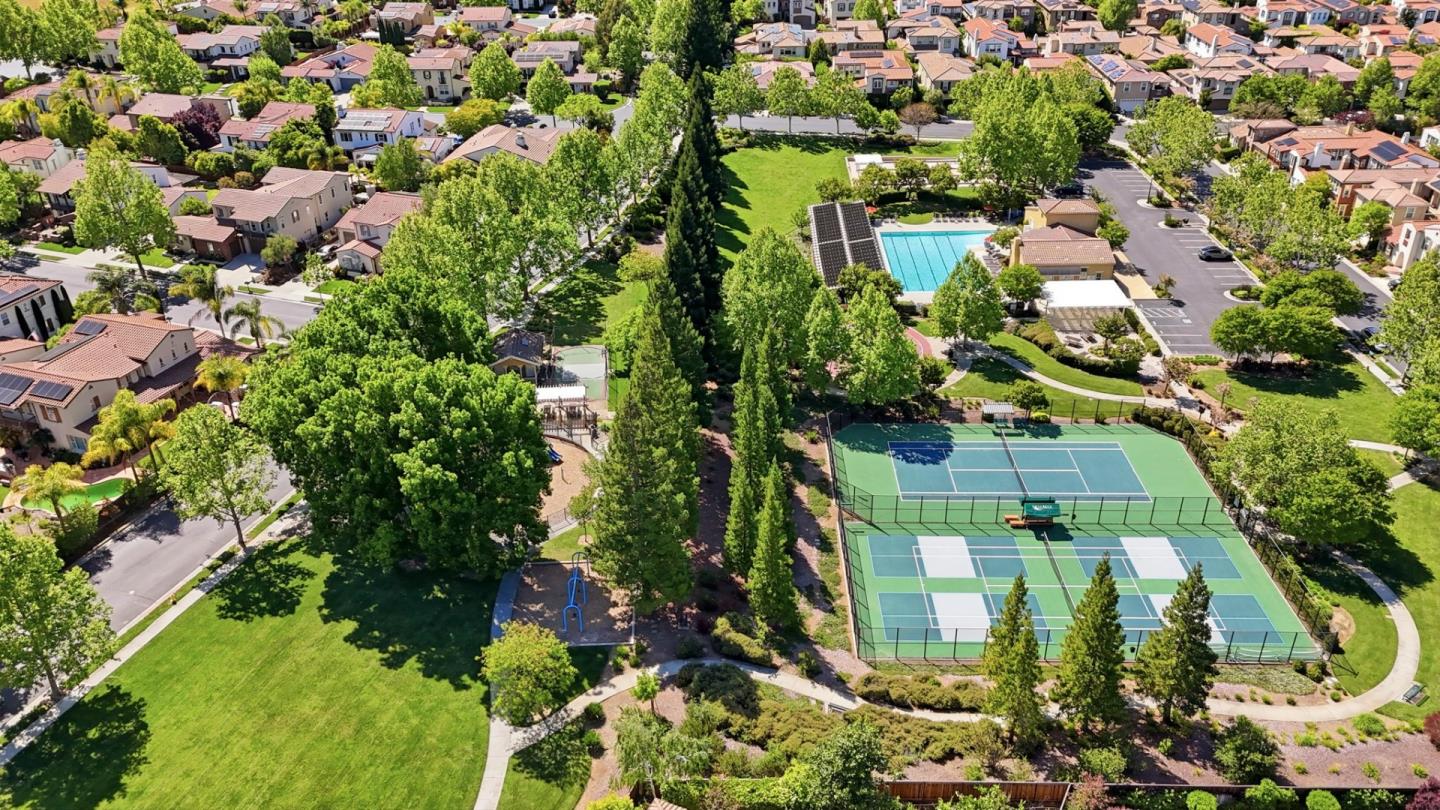 Detail Gallery Image 48 of 65 For 2521 Blairgowery Ct, Gilroy,  CA 95020 - 5 Beds | 3/1 Baths