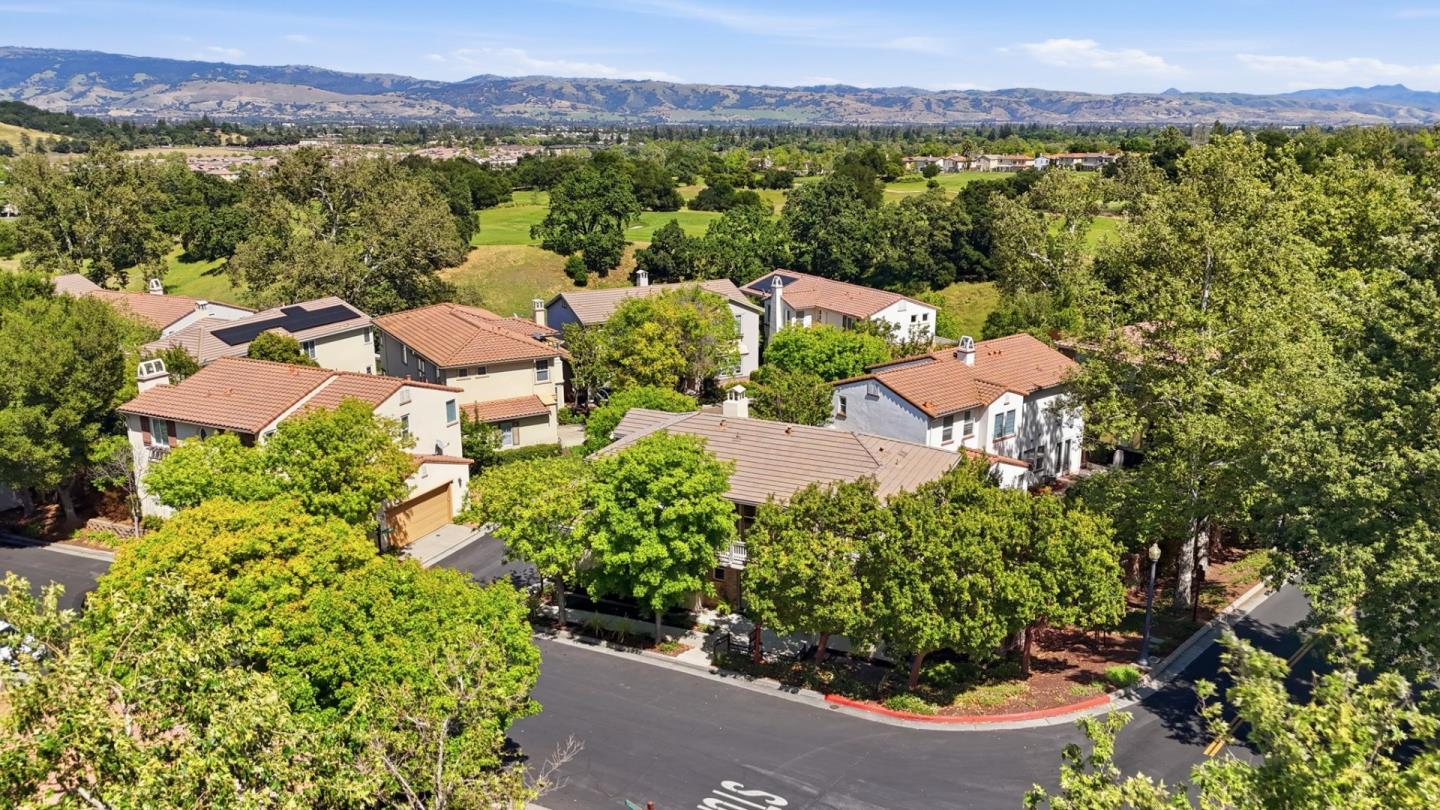 Detail Gallery Image 58 of 65 For 2521 Blairgowery Ct, Gilroy,  CA 95020 - 5 Beds | 3/1 Baths