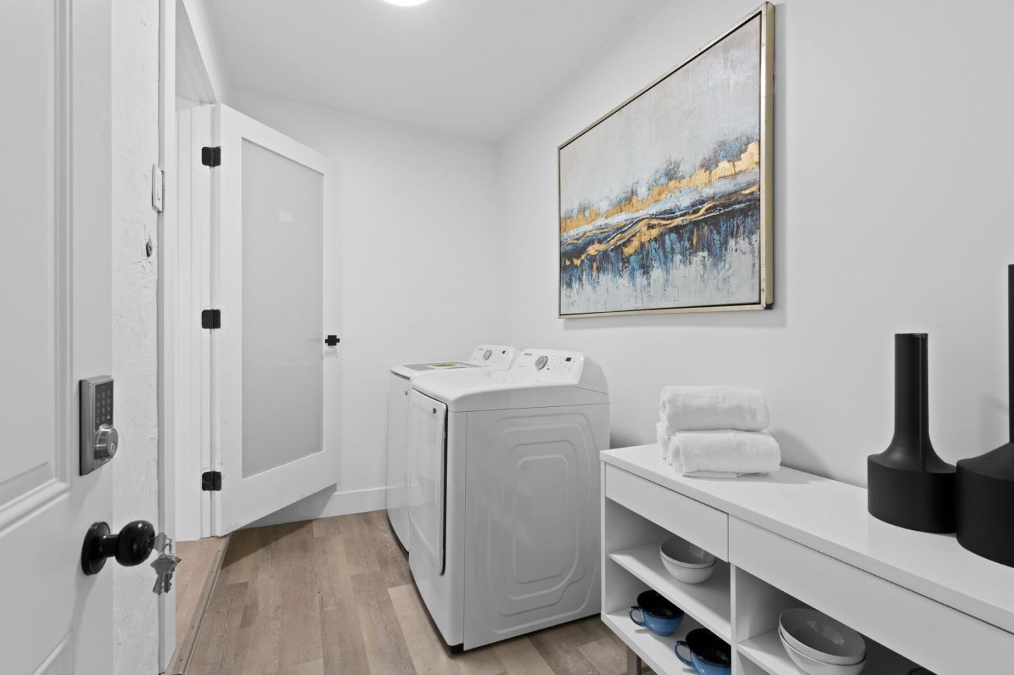 Detail Gallery Image 12 of 28 For 2926 E 22nd St, Oakland,  CA 94601 - 4 Beds | 3 Baths