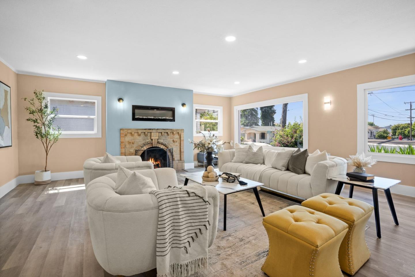 Detail Gallery Image 6 of 28 For 2926 E 22nd St, Oakland,  CA 94601 - 4 Beds | 3 Baths