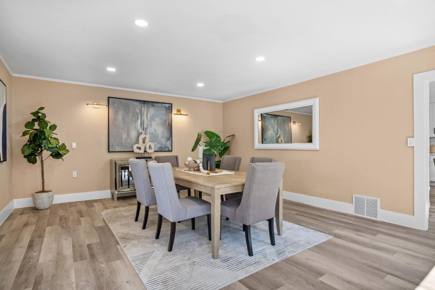 Detail Gallery Image 8 of 28 For 2926 E 22nd St, Oakland,  CA 94601 - 4 Beds | 3 Baths