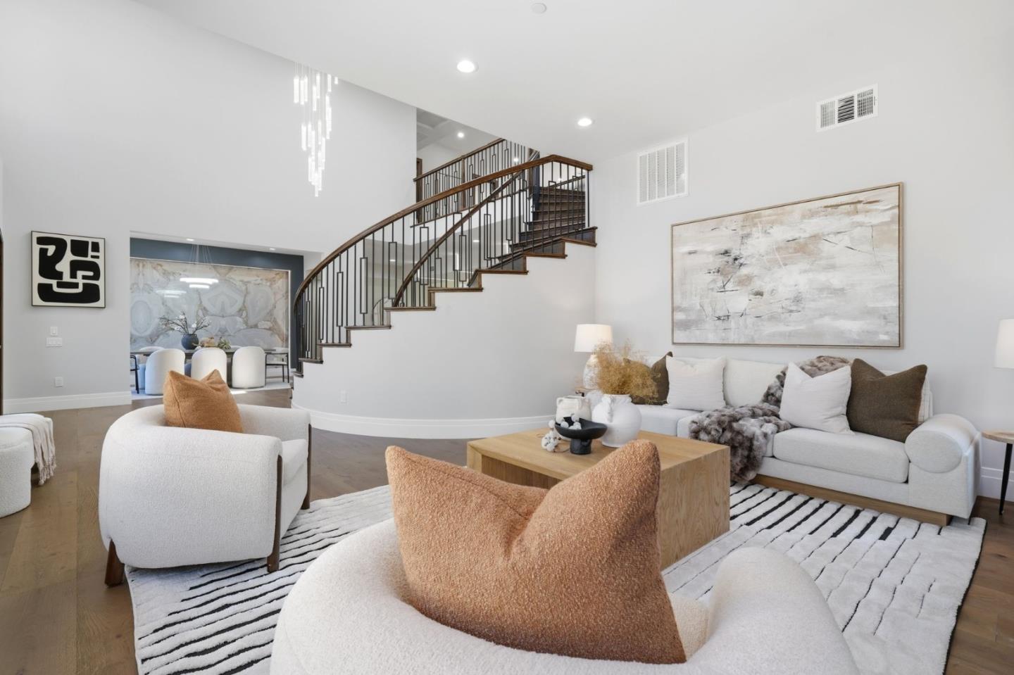 Detail Gallery Image 11 of 65 For 14302 Lora Dr, Los Gatos,  CA 95032 - 5 Beds | 5/1 Baths