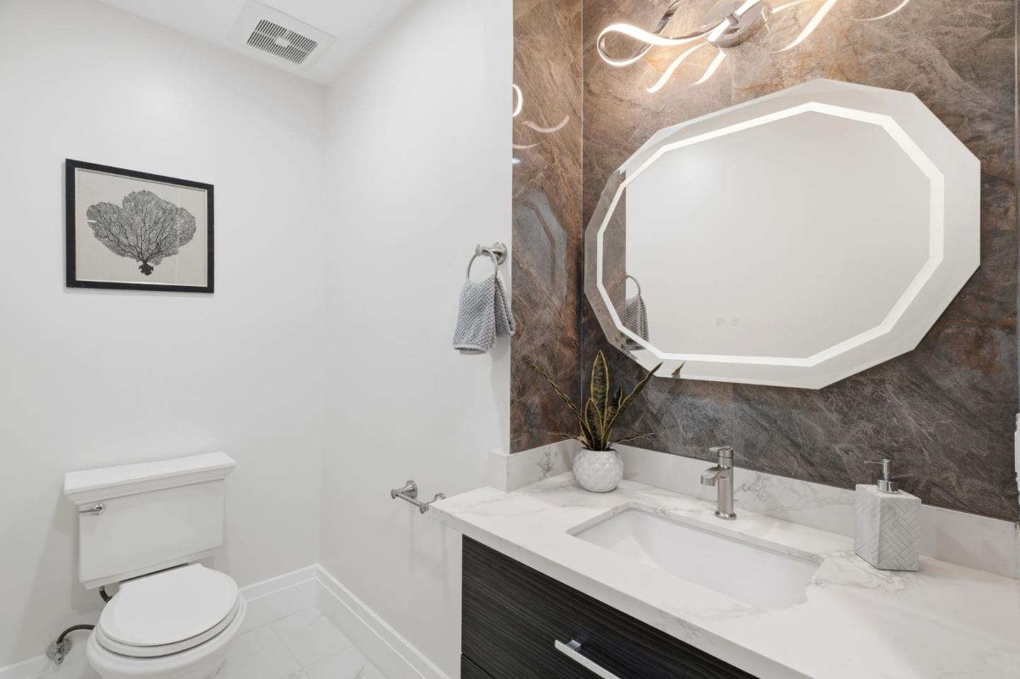 Detail Gallery Image 18 of 65 For 14302 Lora Dr, Los Gatos,  CA 95032 - 5 Beds | 5/1 Baths