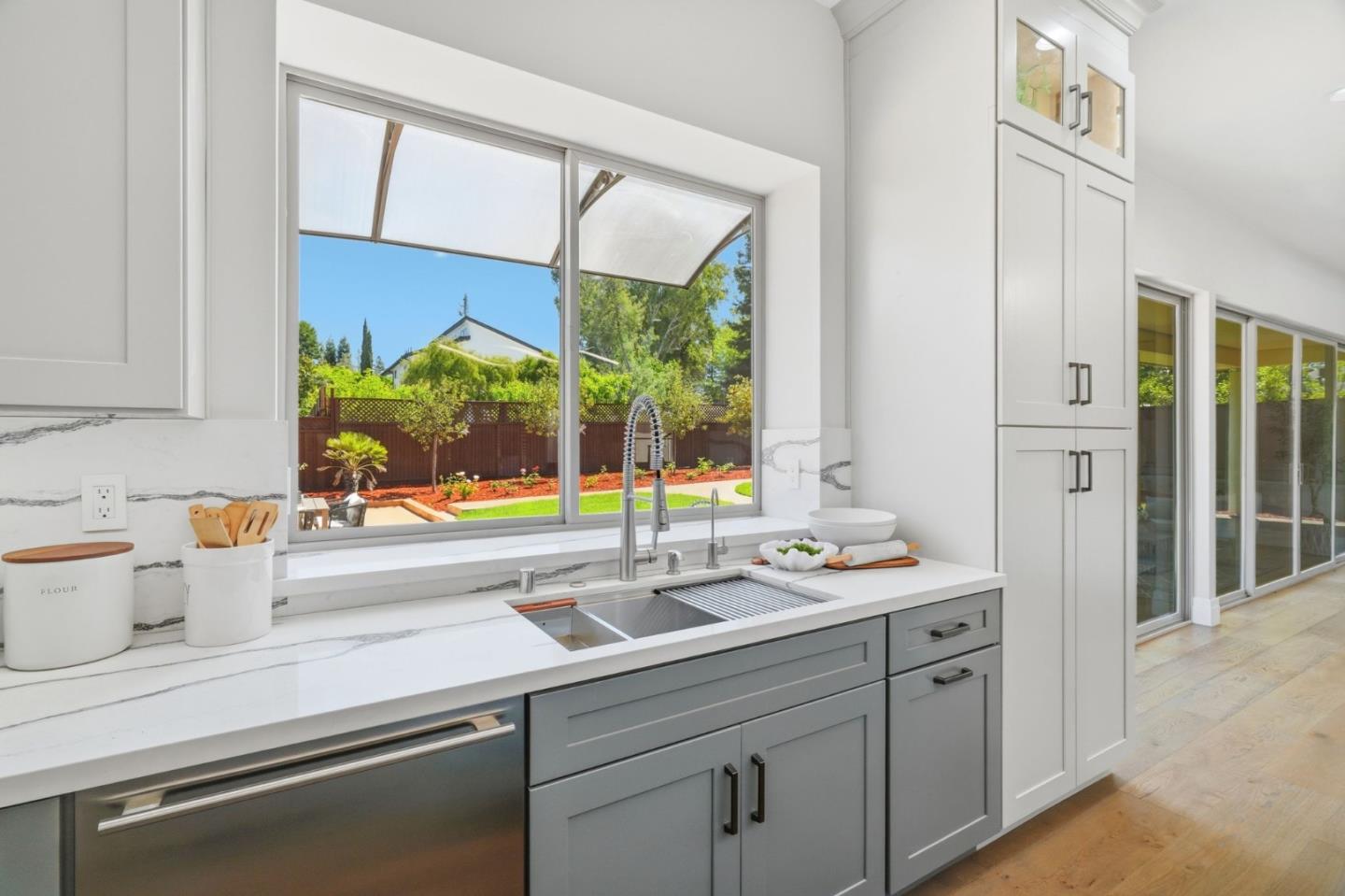 Detail Gallery Image 24 of 65 For 14302 Lora Dr, Los Gatos,  CA 95032 - 5 Beds | 5/1 Baths