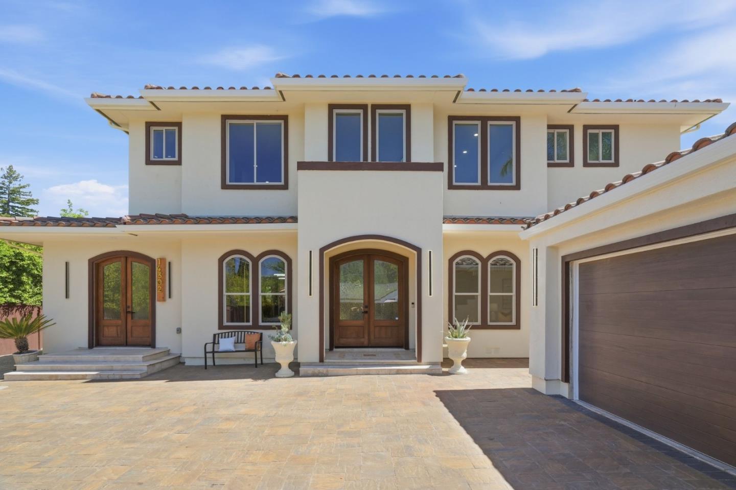 Detail Gallery Image 3 of 65 For 14302 Lora Dr, Los Gatos,  CA 95032 - 5 Beds | 5/1 Baths