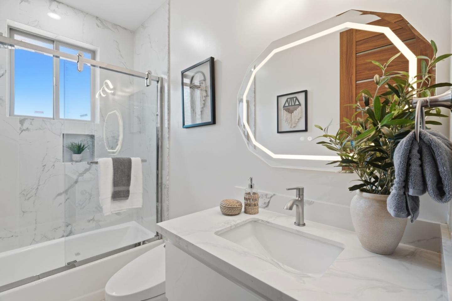 Detail Gallery Image 39 of 65 For 14302 Lora Dr, Los Gatos,  CA 95032 - 5 Beds | 5/1 Baths