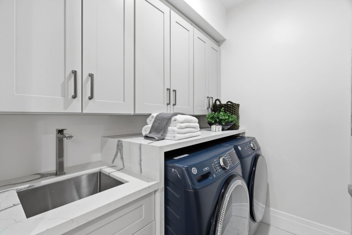 Detail Gallery Image 40 of 65 For 14302 Lora Dr, Los Gatos,  CA 95032 - 5 Beds | 5/1 Baths