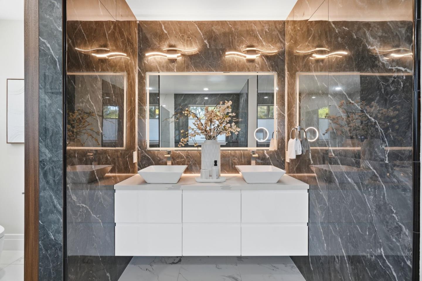 Detail Gallery Image 45 of 65 For 14302 Lora Dr, Los Gatos,  CA 95032 - 5 Beds | 5/1 Baths