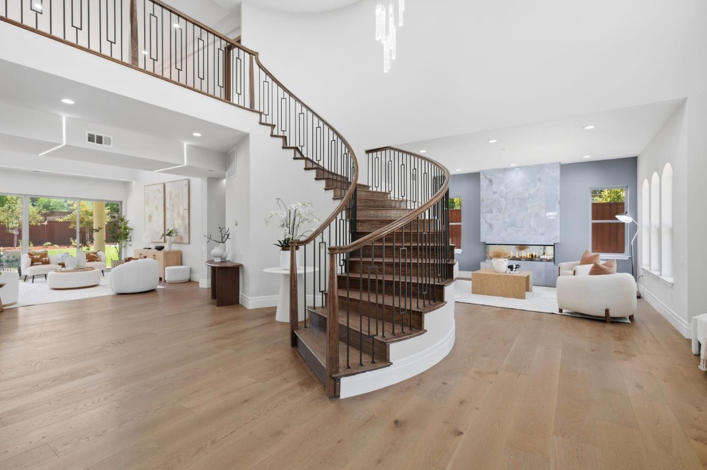 Detail Gallery Image 8 of 65 For 14302 Lora Dr, Los Gatos,  CA 95032 - 5 Beds | 5/1 Baths