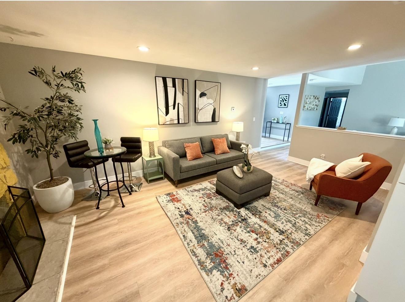 Front Image Thumbnail for ML82043379