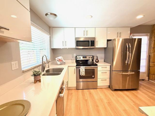 Detail Gallery Image 13 of 32 For 3730 Rolling Hills Dr, Pittsburg,  CA 94565 - 3 Beds | 2 Baths