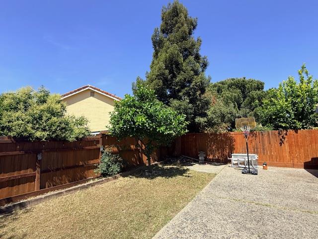 Detail Gallery Image 25 of 32 For 3730 Rolling Hills Dr, Pittsburg,  CA 94565 - 3 Beds | 2 Baths