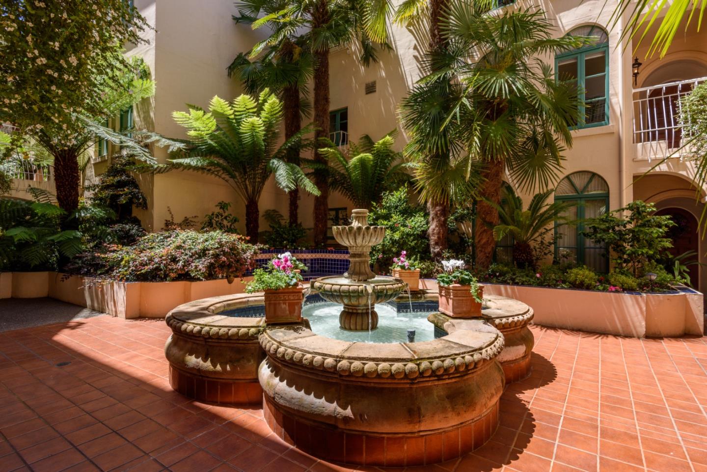 Detail Gallery Image 2 of 23 For 111 W 3rd Ave #201,  San Mateo,  CA 94402 - 2 Beds | 2 Baths