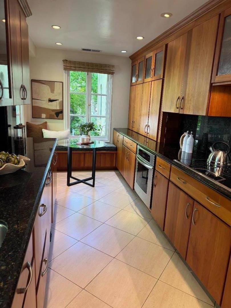 Detail Gallery Image 9 of 23 For 111 W 3rd Ave #201,  San Mateo,  CA 94402 - 2 Beds | 2 Baths