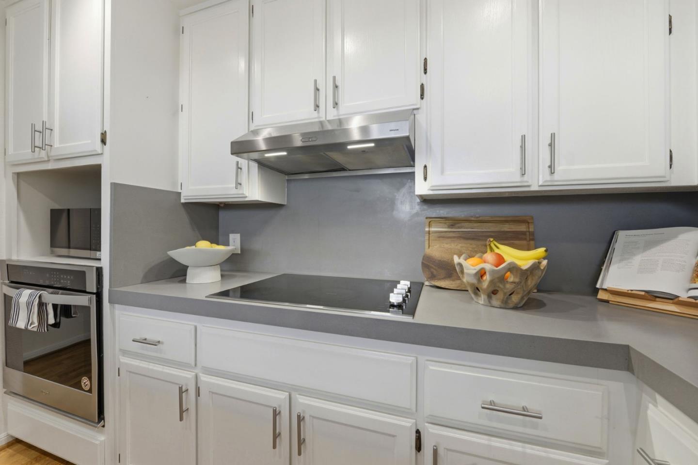 Detail Gallery Image 14 of 37 For 656 Cedar St #3,  San Carlos,  CA 94070 - 2 Beds | 2/1 Baths