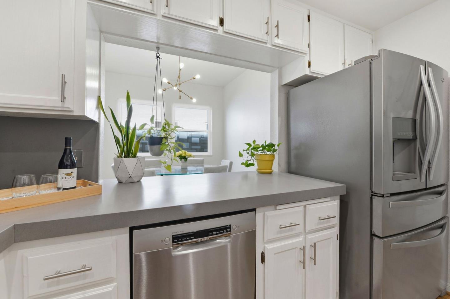 Detail Gallery Image 15 of 37 For 656 Cedar St #3,  San Carlos,  CA 94070 - 2 Beds | 2/1 Baths