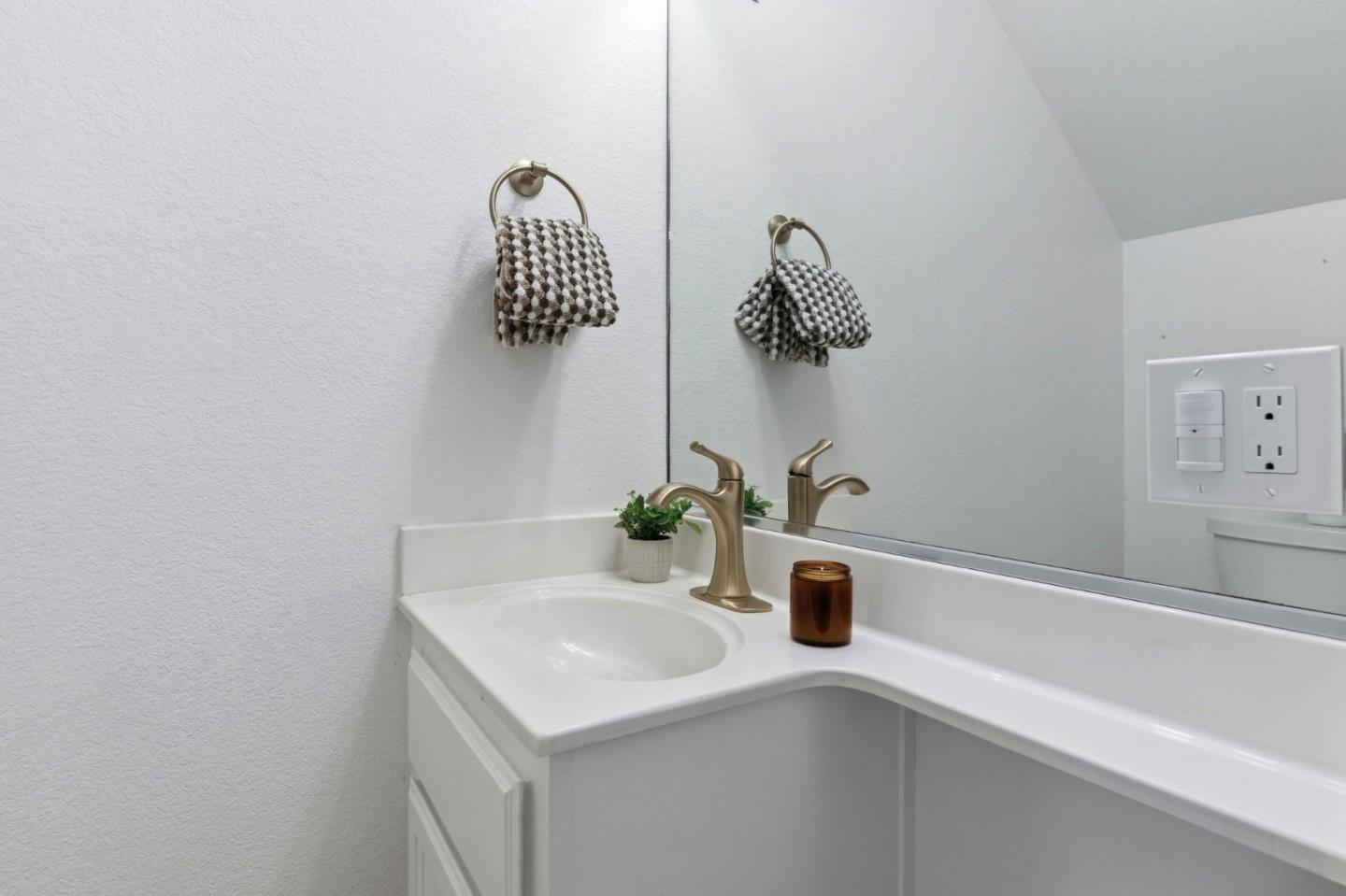 Detail Gallery Image 21 of 37 For 656 Cedar St #3,  San Carlos,  CA 94070 - 2 Beds | 2/1 Baths